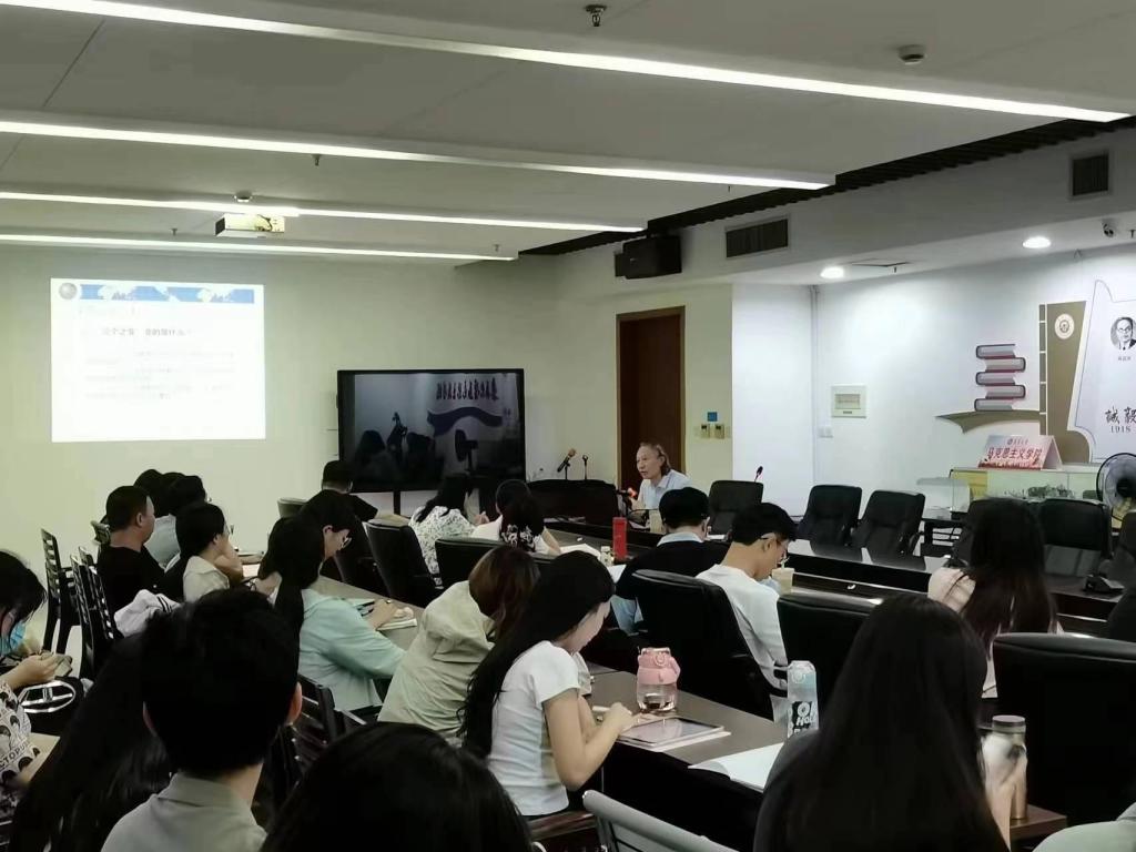 郭讲座.jpg 郭讲座.jpg